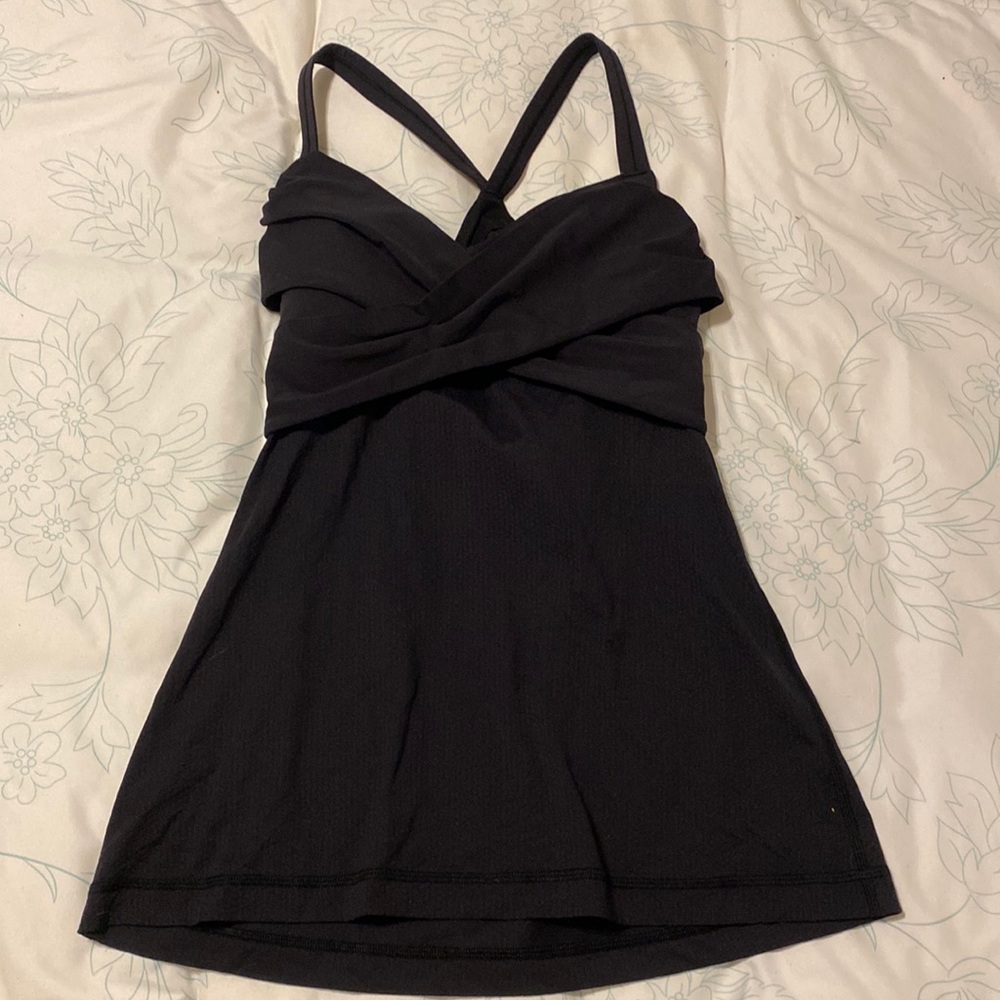 Lululemon workout top